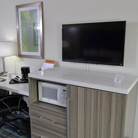 Ramada By Wyndham Fort Lauderdale Airport/Cruise Port Exteriér fotografie